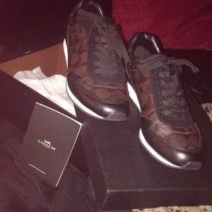 ✨✨COACH TRAINERS✨